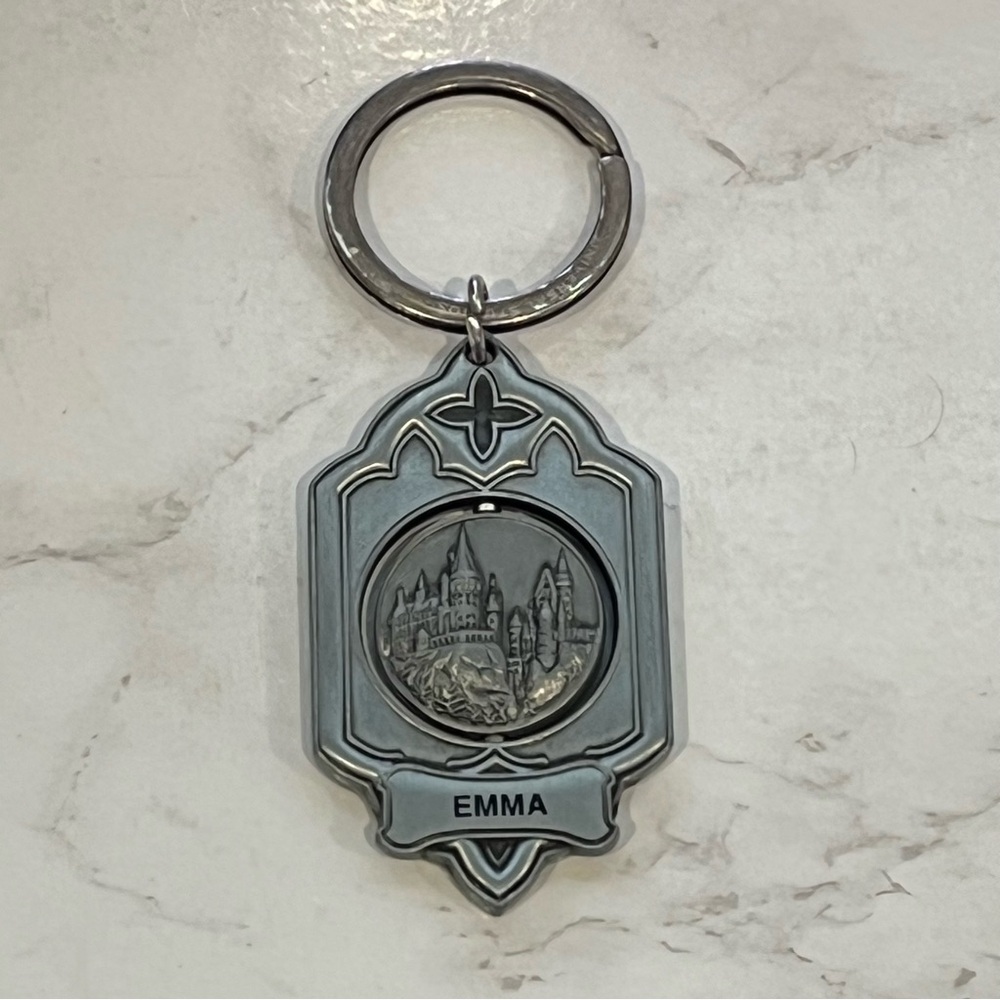 Wizarding World of Harry Potter “Emma”Spinning Castle Keychain Universal Studios